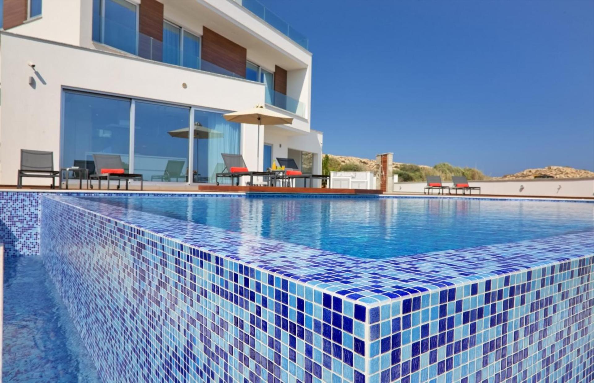 Beachfront Luxury Villa Idania ไอยานาปา ภายนอก รูปภาพ